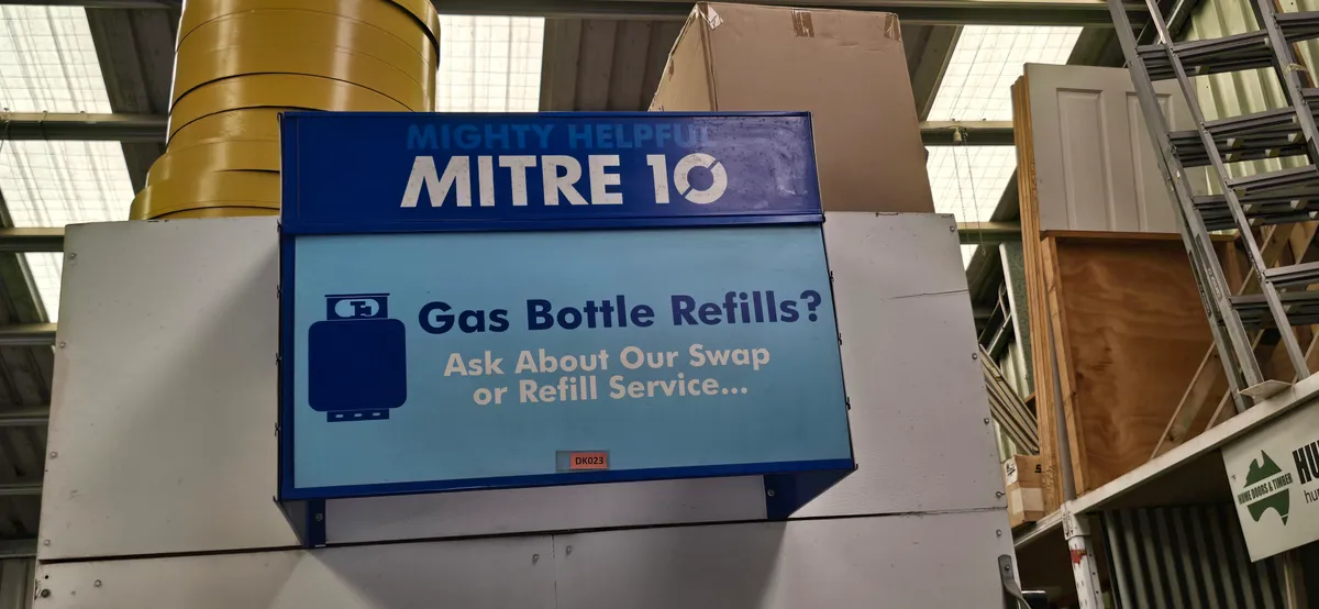 Gas refill station
