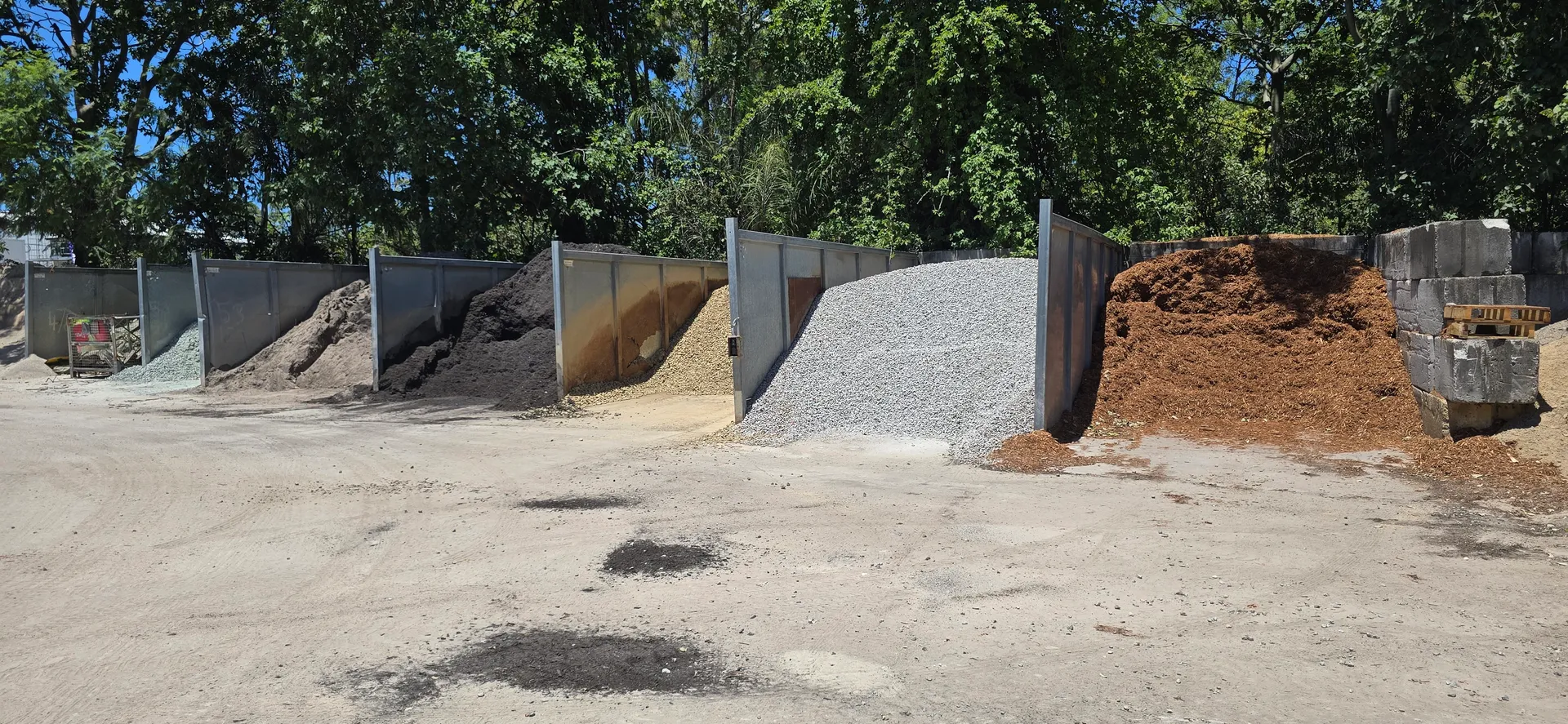 Landscape supplies and bulk yard